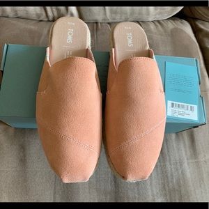 Toms pink nova suede slides NWT 7.5